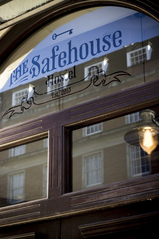 The Safehouse Hostel Cardiff Exterior photo